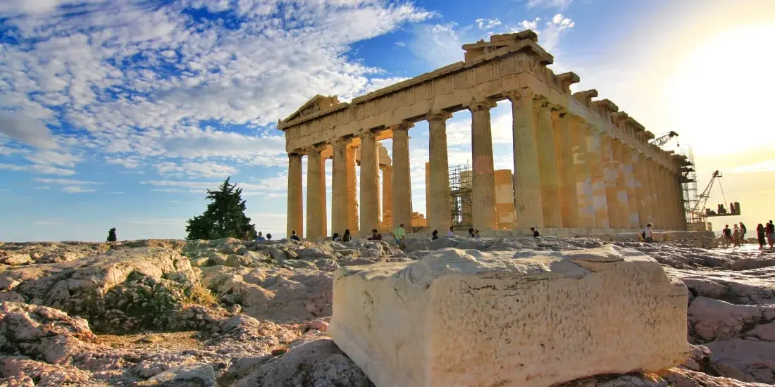 the parthenon in a sunny day